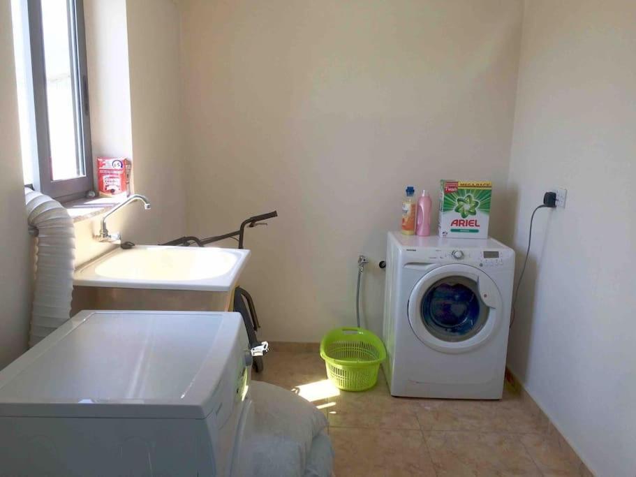 May Flower: Modern Flat Close To Airport/Bus Stops Tarxien Εξωτερικό φωτογραφία