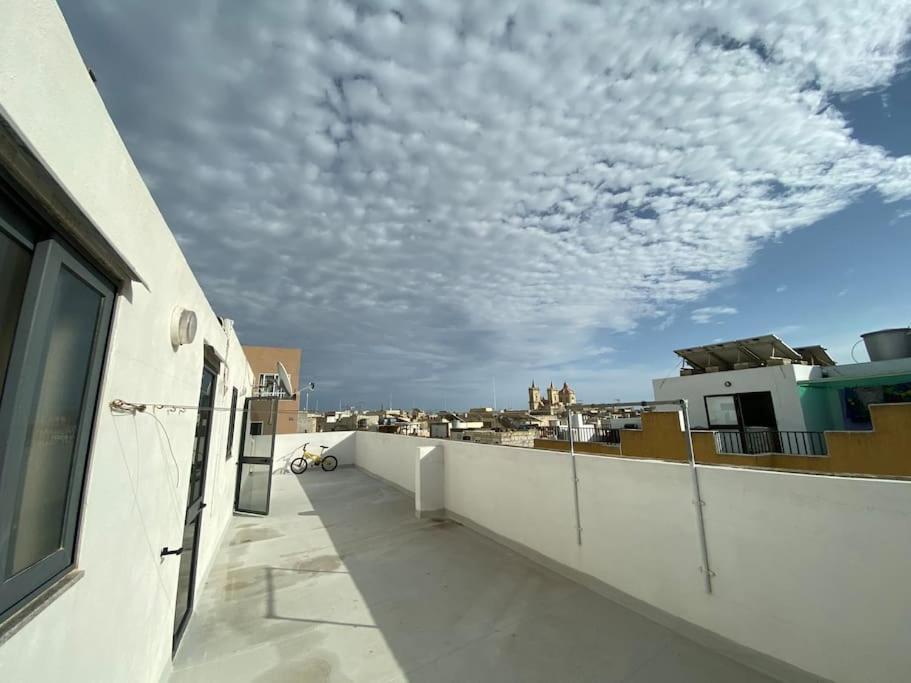 May Flower: Modern Flat Close To Airport/Bus Stops Tarxien Εξωτερικό φωτογραφία