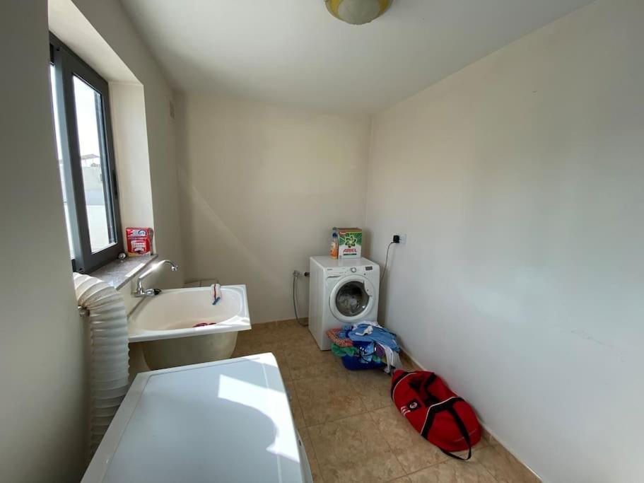 May Flower: Modern Flat Close To Airport/Bus Stops Tarxien Εξωτερικό φωτογραφία