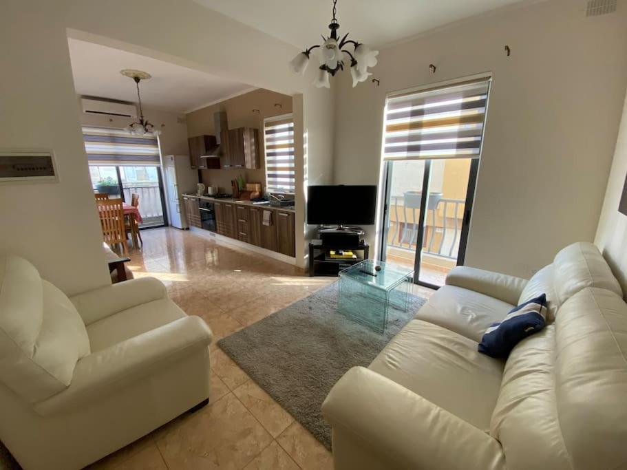 May Flower: Modern Flat Close To Airport/Bus Stops Tarxien Εξωτερικό φωτογραφία
